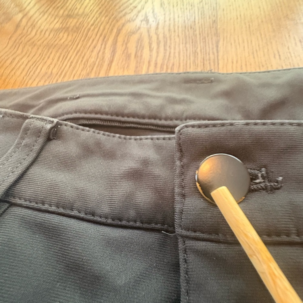 Lululemon Mens ABC Tech Chino Pants Black Sz 33 29.5” Inseam - Picture 5 of 13